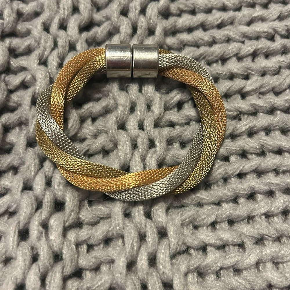 💛 2 for $5 * Tri-color twist bracelet